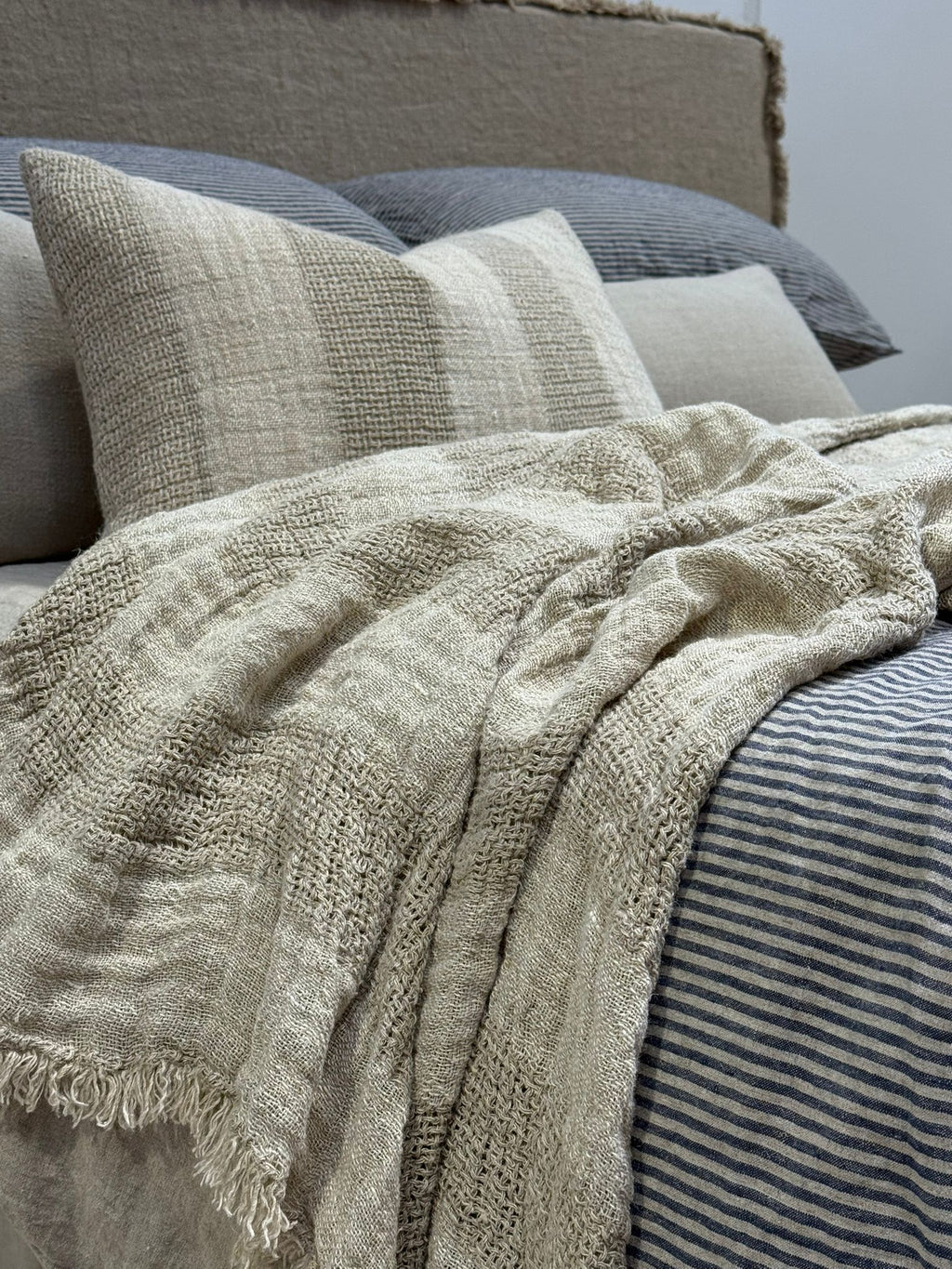 Ombre Linen Throw Natural & White Ombre 130 x 190 cm