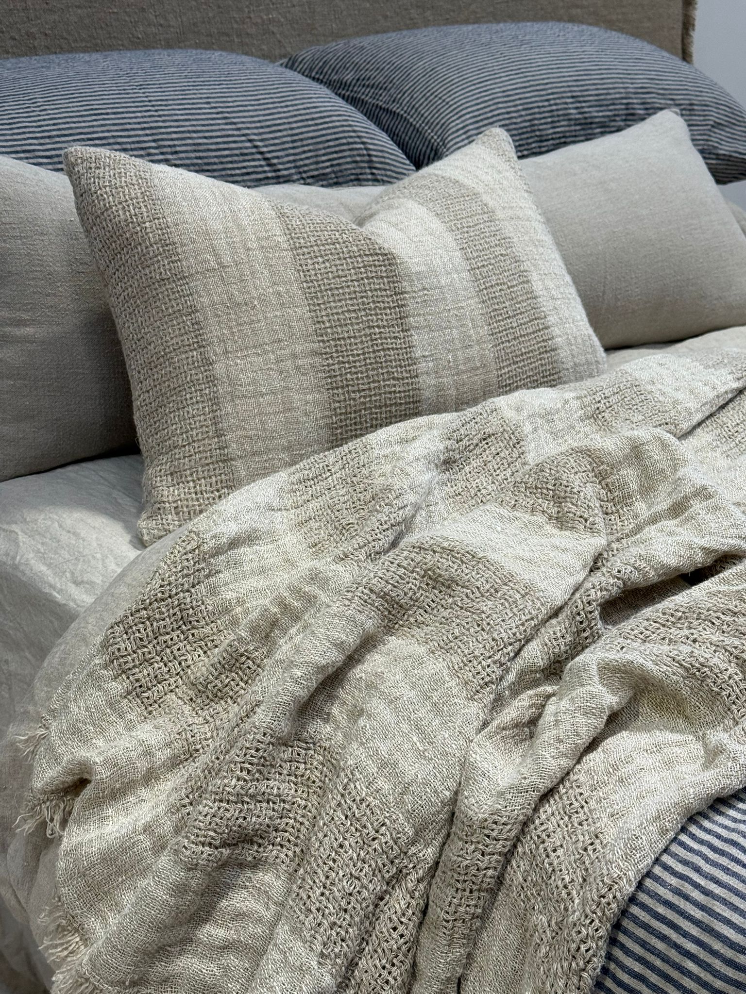 Loom Linen Throw Natural & Black 130 x 190 cm